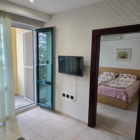 3 Bedroom In Sunny Miramar Palaz Apartment *