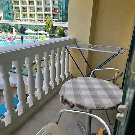 Apartment 3 Bedroom In Sunny Miramar Palaz *