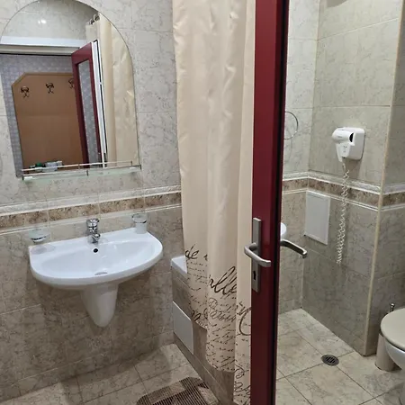 3 Bedroom In Sunny Miramar Palaz Apartment Slantschew brjag