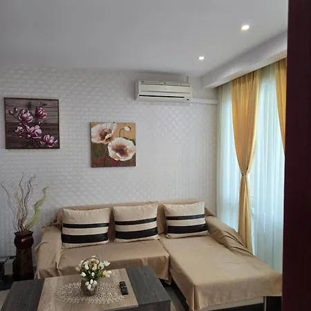 3 Bedroom In Sunny Miramar Palaz Apartment *