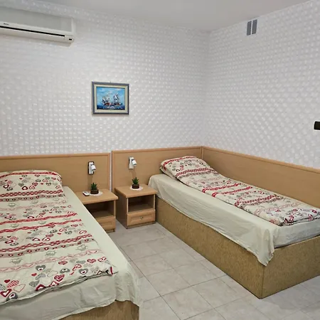 3 Bedroom In Sunny Miramar Palaz * Slantschew brjag